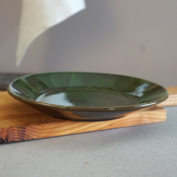 Assiette plate en céramique                                  