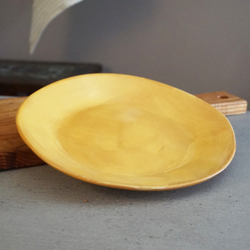 Assiette plate en céramique                                 