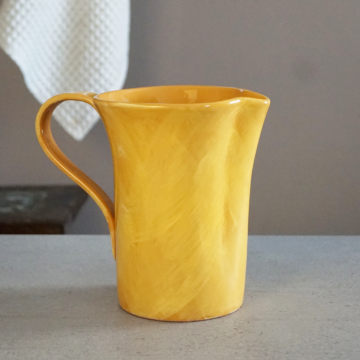 Pichet haut en céramique                                      