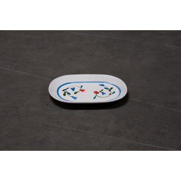 Petite assiette ovale en céramique 26 x 18 cm                                  