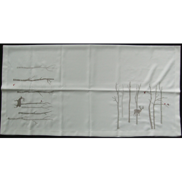 Nappe de table carrée, motif renne et forêt, dimensions 145 x 145 cm