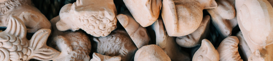 Figurines